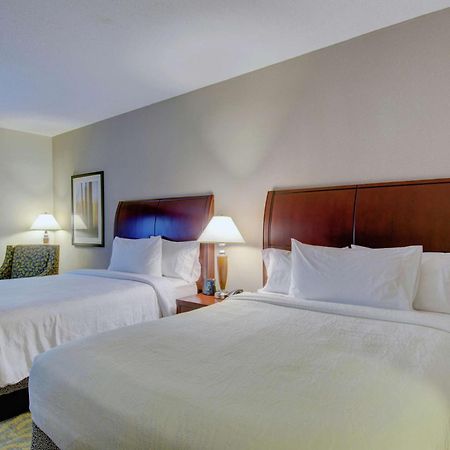 Hilton Garden Inn Norwalk Exterior foto