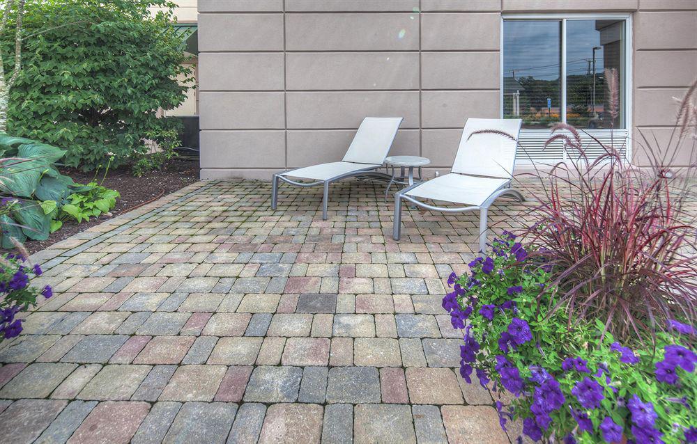 Hilton Garden Inn Norwalk Exterior foto