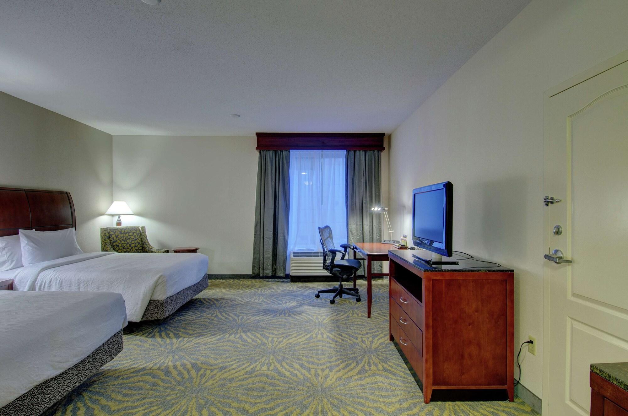 Hilton Garden Inn Norwalk Exterior foto
