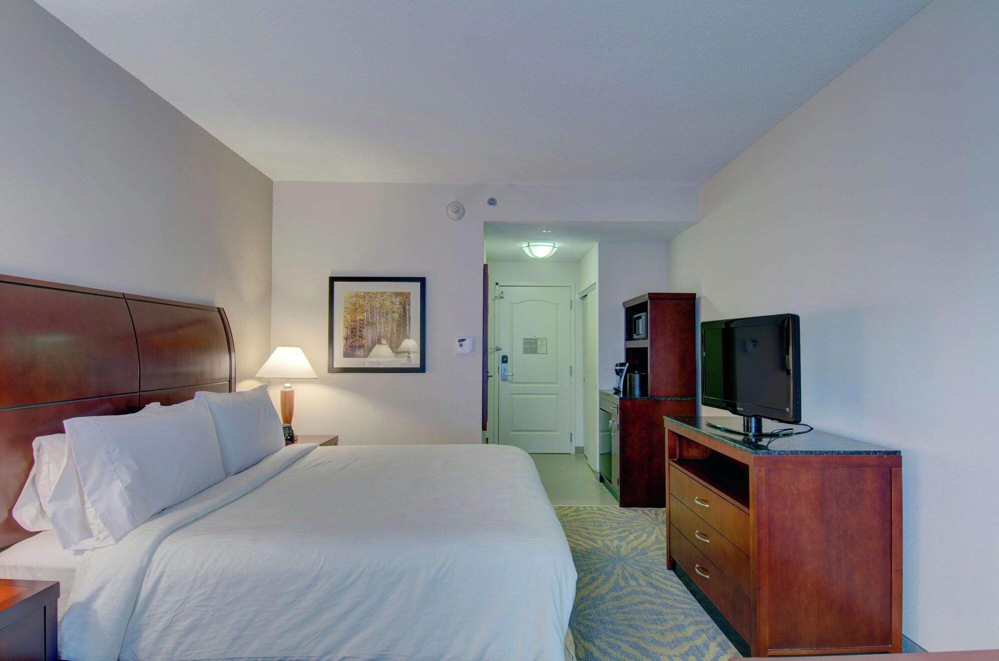Hilton Garden Inn Norwalk Exterior foto