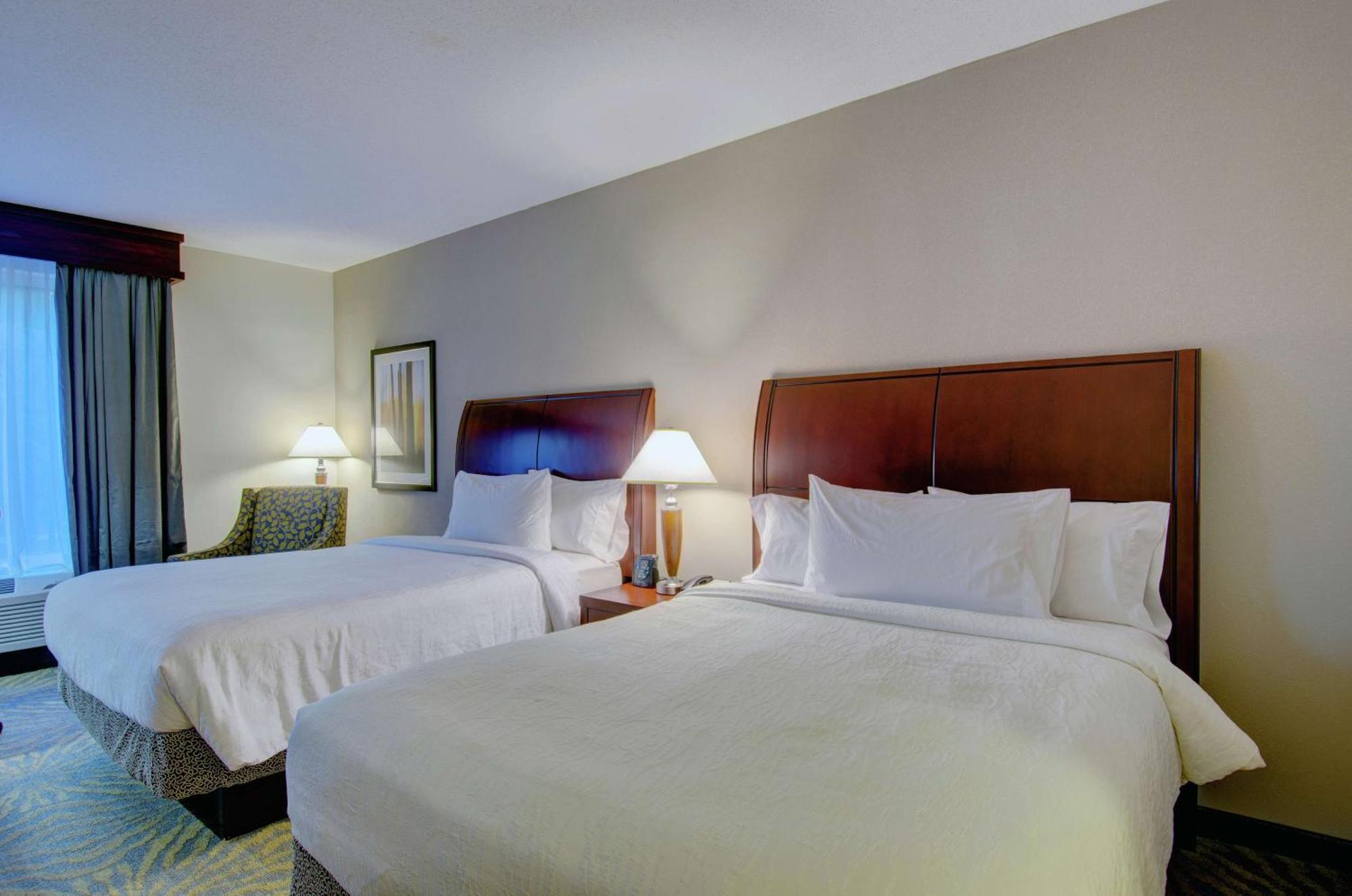 Hilton Garden Inn Norwalk Exterior foto