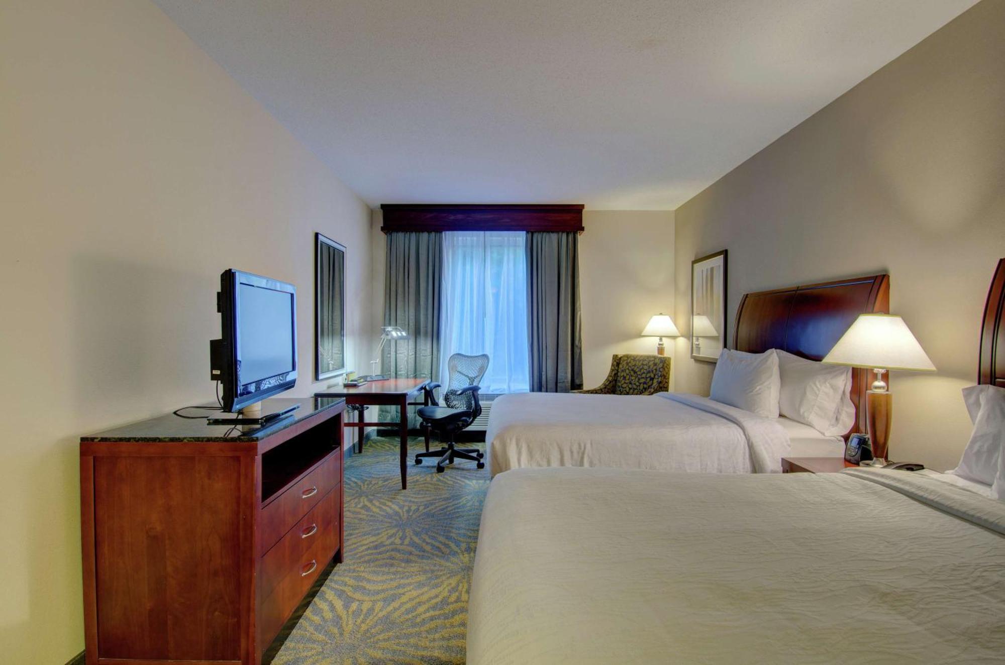Hilton Garden Inn Norwalk Exterior foto