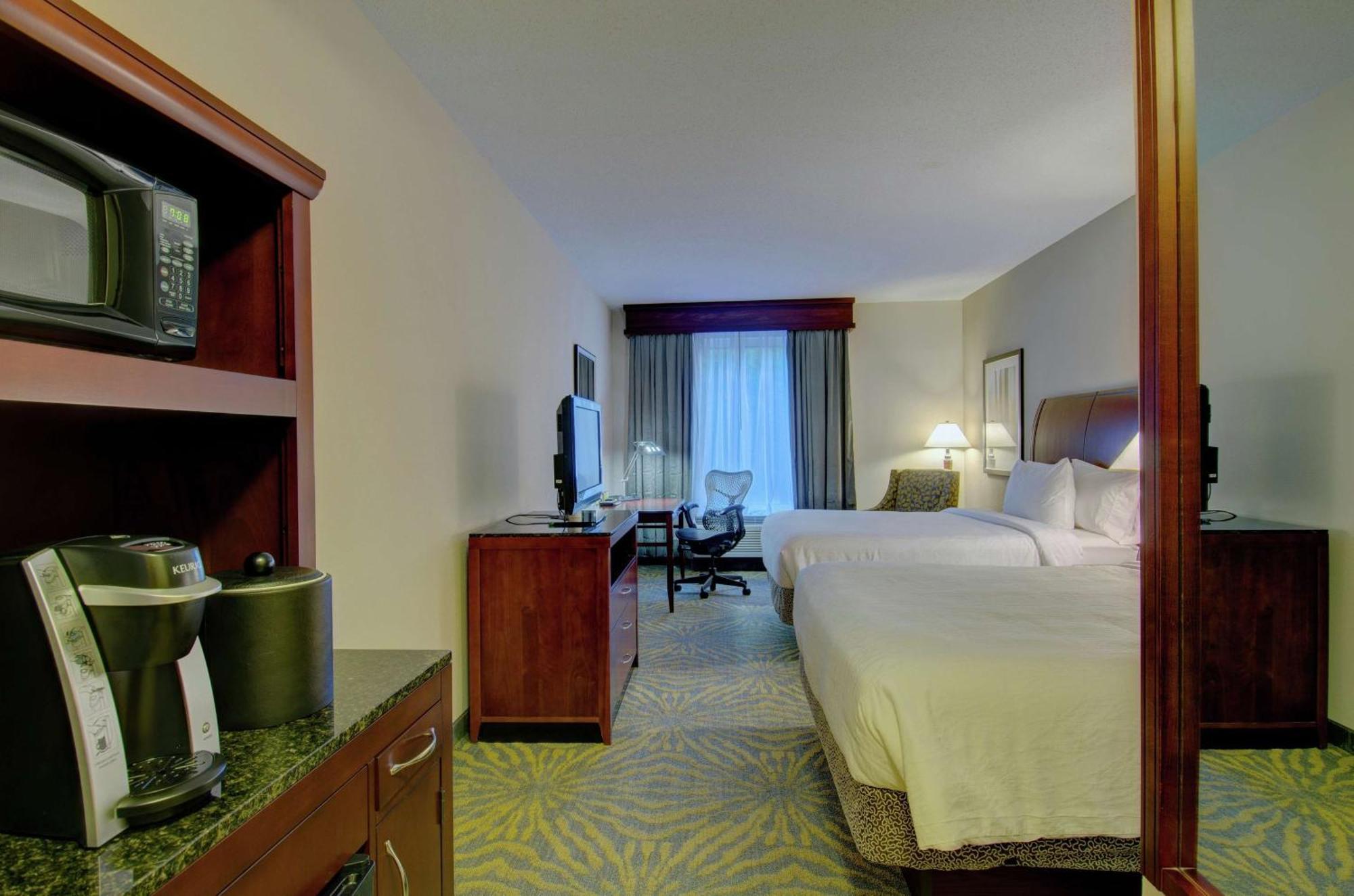 Hilton Garden Inn Norwalk Exterior foto