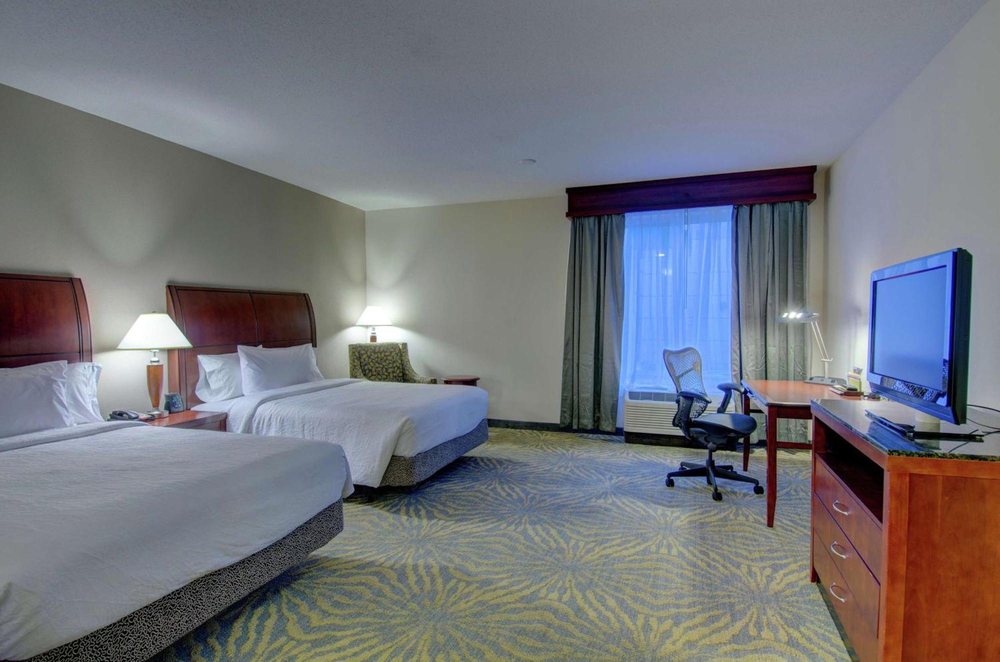 Hilton Garden Inn Norwalk Exterior foto