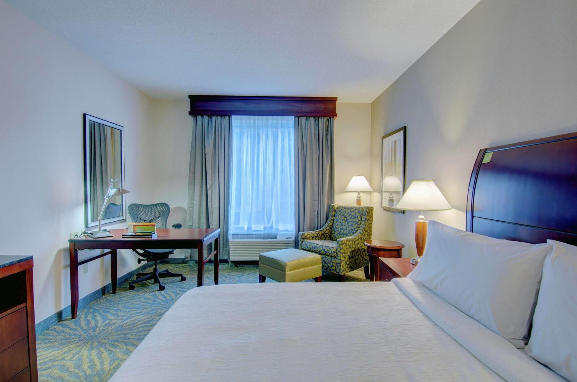 Hilton Garden Inn Norwalk Exterior foto