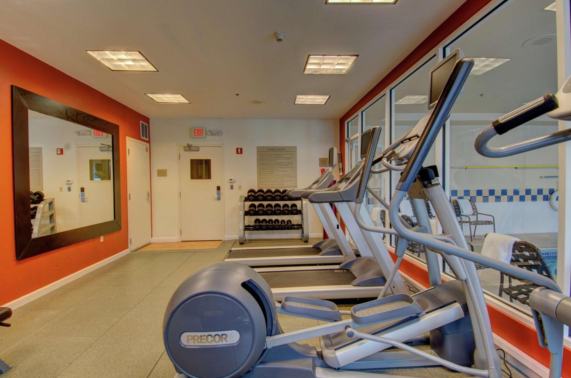 Hilton Garden Inn Norwalk Exterior foto