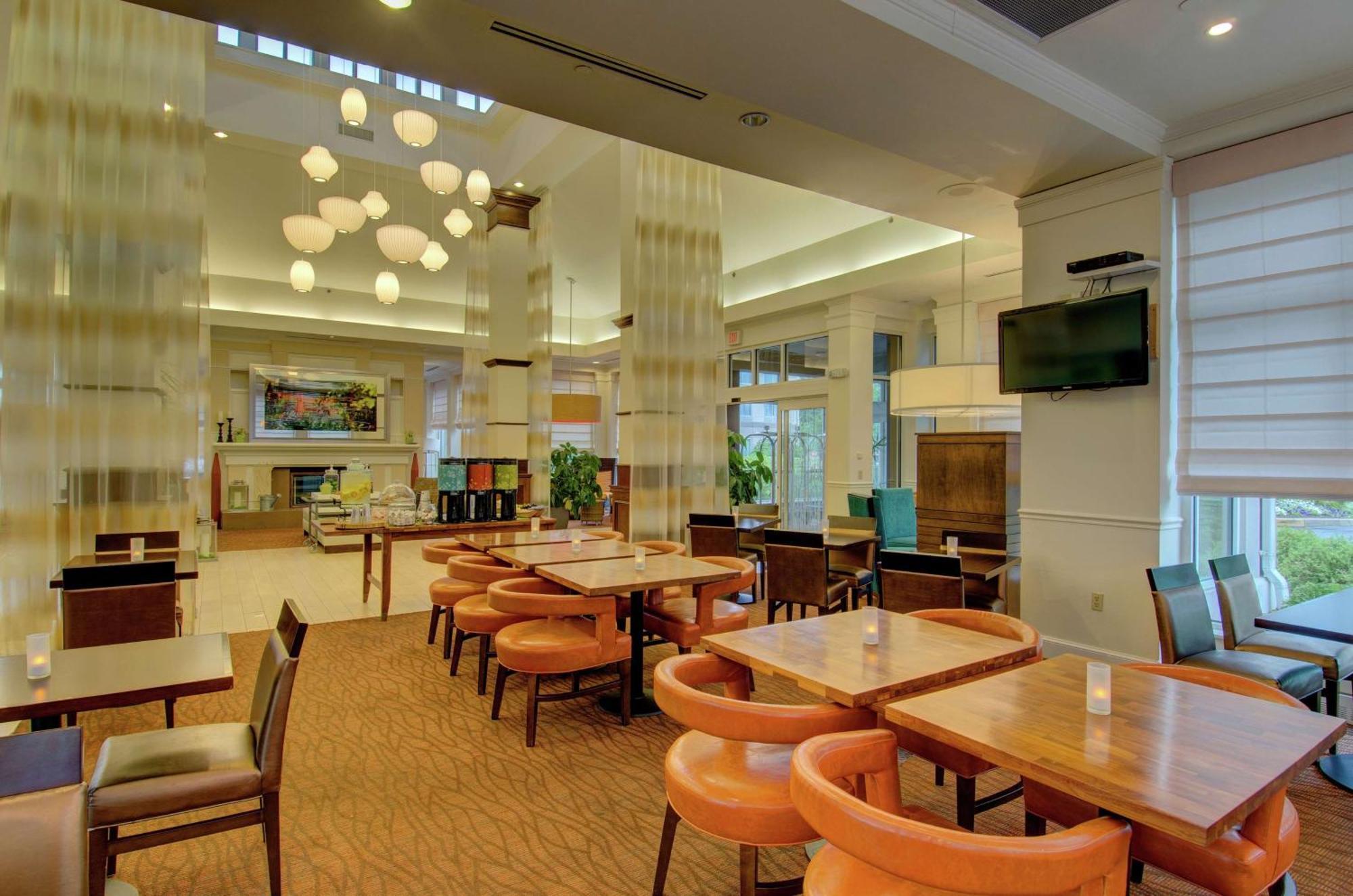 Hilton Garden Inn Norwalk Exterior foto